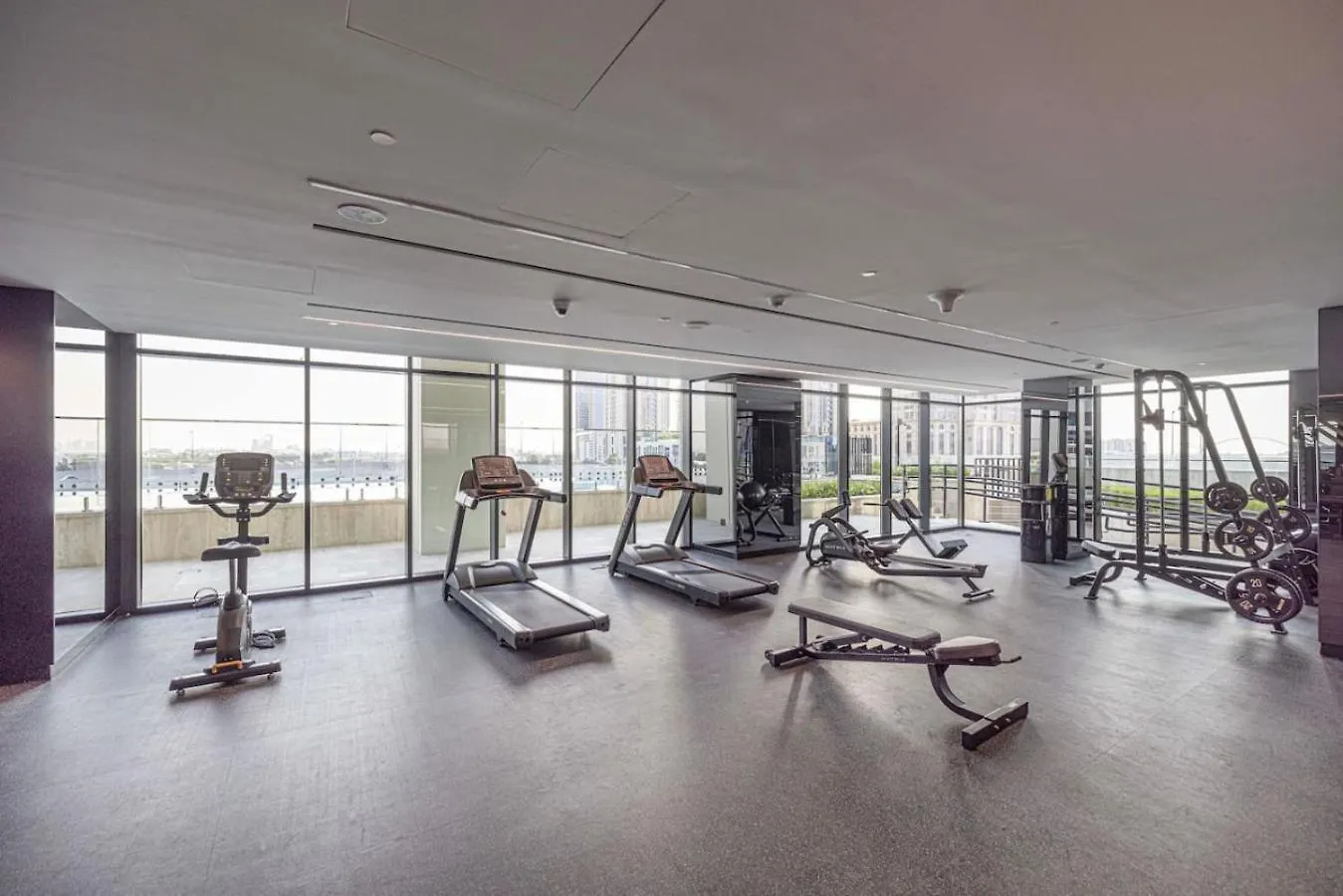 דירה דובאי Deluxe 2Br Canal View City Infinity Pool